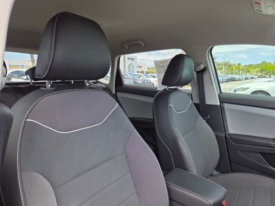 2023 Volkswagen Taos - Photo 11