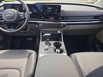 2026 Kia Carnival — photo 14 view