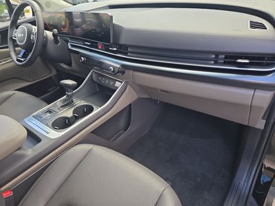 2026 Kia Carnival — photo 11 view
