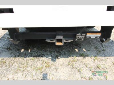 2019 Four Winds RV Chateau — photo 18 view