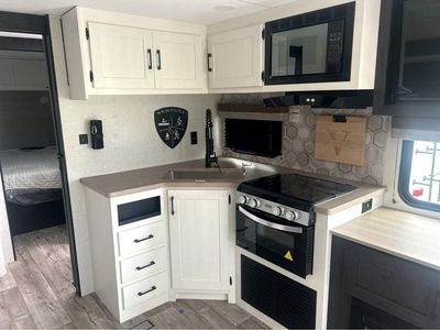 2026 VENTURE RV SIENNA - Photo 13