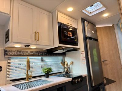 2026 Thor Motor Coach Quantum - Photo 17