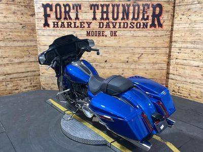 2025 Harley-Davidson FLHX - Street Glide — interior view