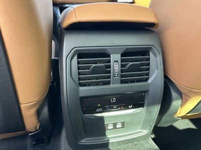 2026 BMW 3 Series - Photo 17