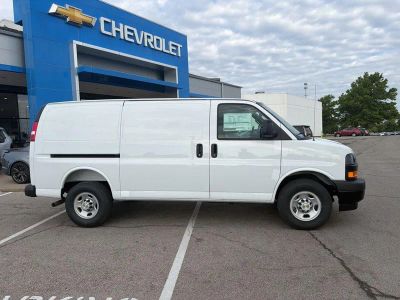 2026 Chevrolet Express Cargo - Photo 2