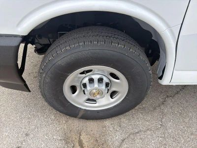 2026 Chevrolet Express Cargo - Photo 9