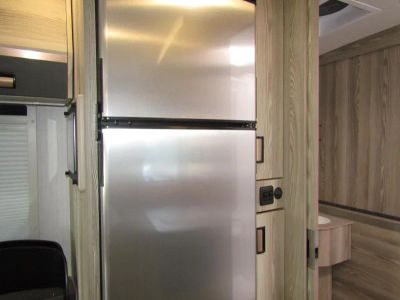 2025 Winnebago VIEW - Photo 11
