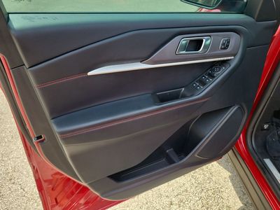 2025 Ford Explorer — photo 21 view