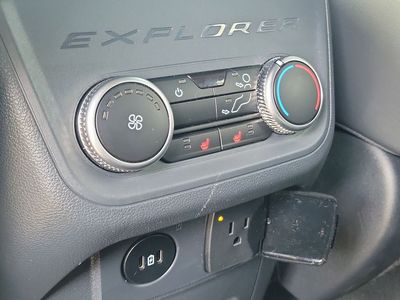 2025 Ford Explorer — photo 14 view
