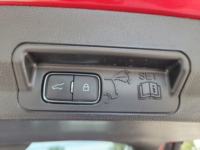 2025 Ford Explorer — photo 9 view