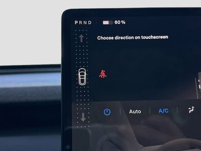2025 Tesla Model 3 - Photo 16