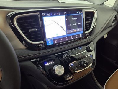 2026 Chrysler Pacifica — photo 18 view