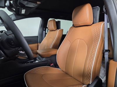 2026 Chrysler Pacifica — photo 16 view