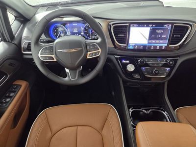 2026 Chrysler Pacifica — photo 13 view
