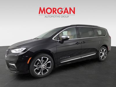 2026 Chrysler Pacifica — photo 8 view
