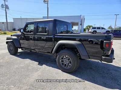 2026 Jeep Gladiator — detail view