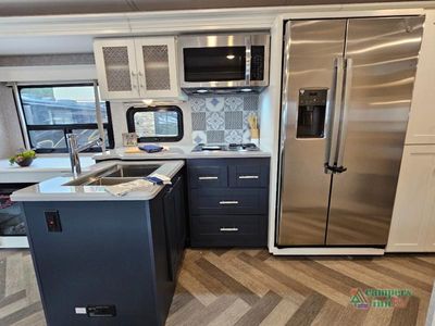 2024 Winnebago Adventurer - Photo 19