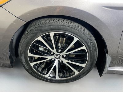2020 Toyota Camry - Photo 11
