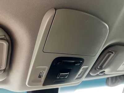 2020 Toyota Camry - Photo 18