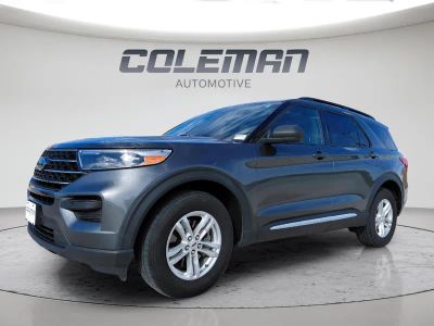 2020 Ford Explorer XLT in Magnetic — front three-quarter view