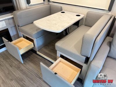 2023 Thor Motor Coach Pasadena - Photo 17