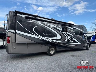 2023 Thor Motor Coach Pasadena - Photo 3