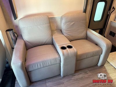 2023 Thor Motor Coach Pasadena - Photo 12