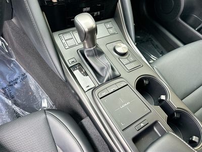 2021 Lexus IS - Photo 15