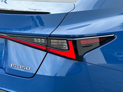 2021 Lexus IS - Photo 24