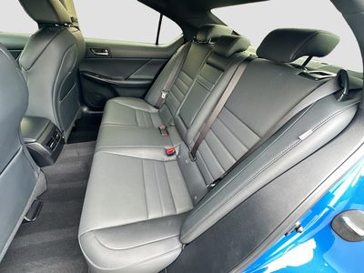 2021 Lexus IS - Photo 22
