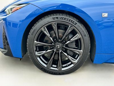 2021 Lexus IS - Photo 31