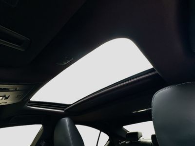 2021 Lexus IS - Photo 18