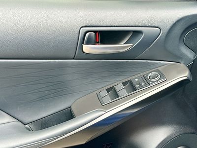 2021 Lexus IS - Photo 16