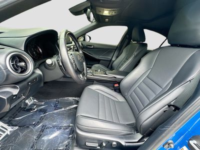 2021 Lexus IS - Photo 19
