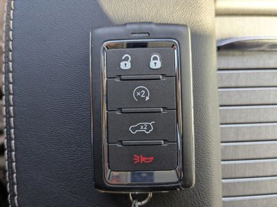 2026 Jeep Grand Wagoneer - Photo 30