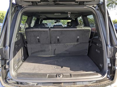 2026 Jeep Grand Wagoneer - Photo 12