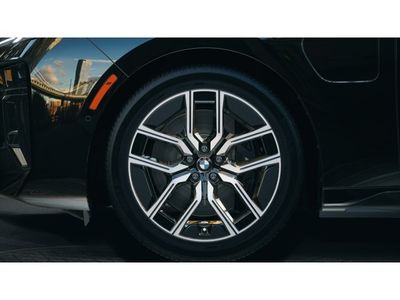 2026 BMW 7 Series — photo 7 view
