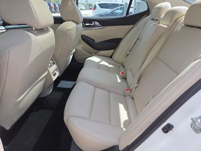 2019 Nissan Maxima - Photo 17