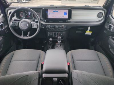 2026 Jeep Wrangler - Photo 15