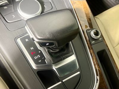 2017 Audi A4 — photo 21 view