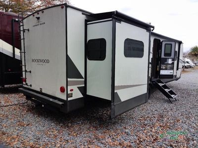 2026 Forest River Rockwood Ultra Lite — photo 7 view