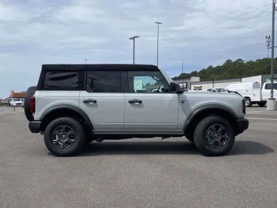 2026 Ford Bronco - Photo 2
