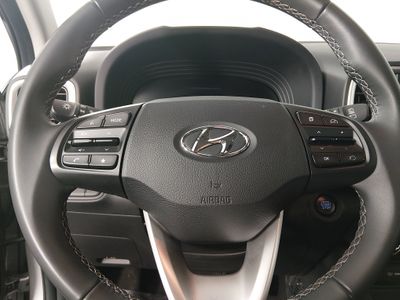 2025 Hyundai Venue — photo 12 view