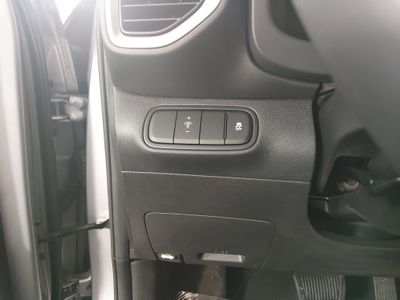 2025 Hyundai Venue — photo 13 view
