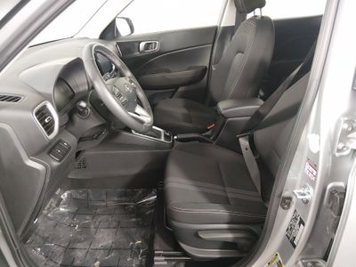 2025 Hyundai Venue — photo 19 view