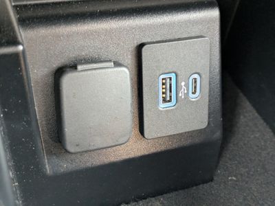 2021 Ford Explorer - Photo 19