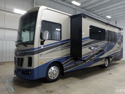 2026 Holiday Rambler Vacationer — front three-quarter view