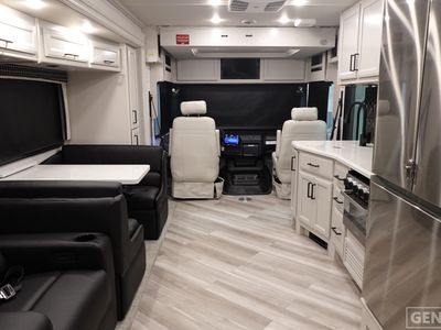 2026 Holiday Rambler Vacationer — photo 7 view
