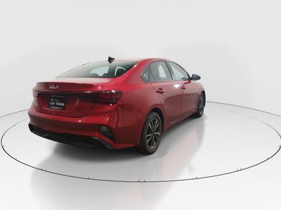 2024 Kia Forte - Photo 7