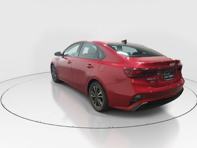2024 Kia Forte - Photo 5